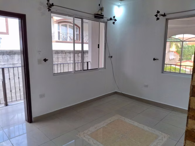 2BR apartment in gated residential with sports courts — photo 2