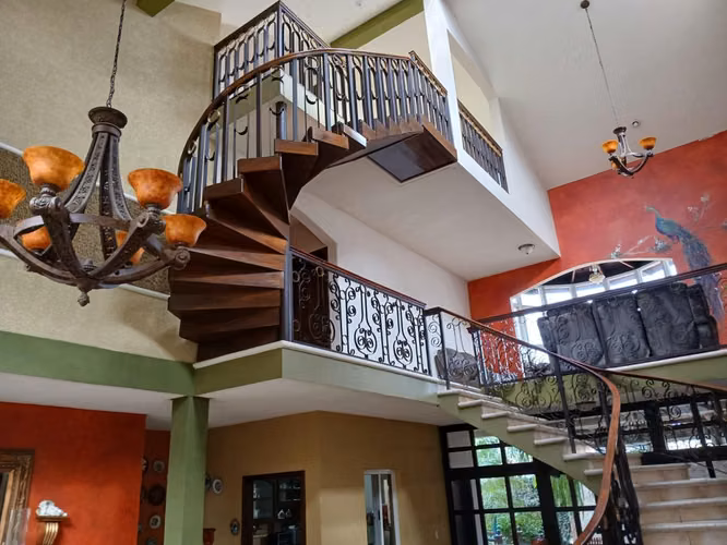 Large 6BR three-level house in Tegucigalpa — photo 3