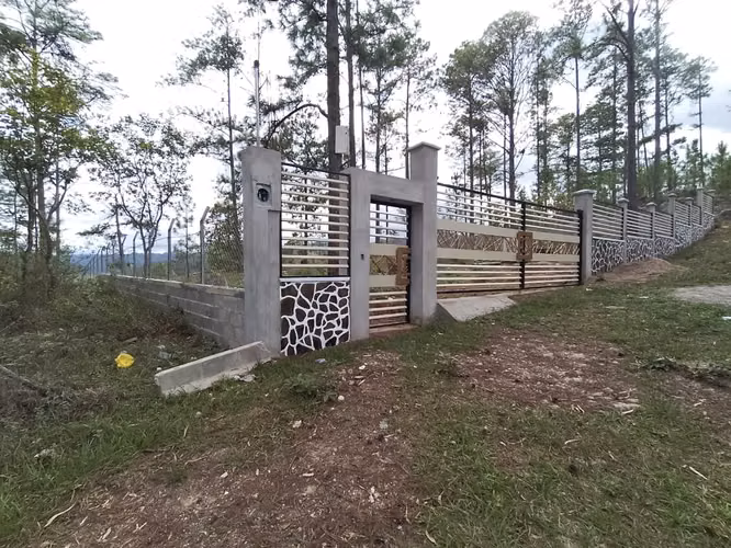 1,247 m² lot in gated Tres Rosas, Valle de Ángeles