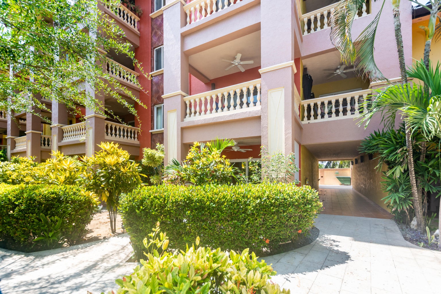 1BR condo at Infinity Bay Beach Resort, West Bay — foto 4