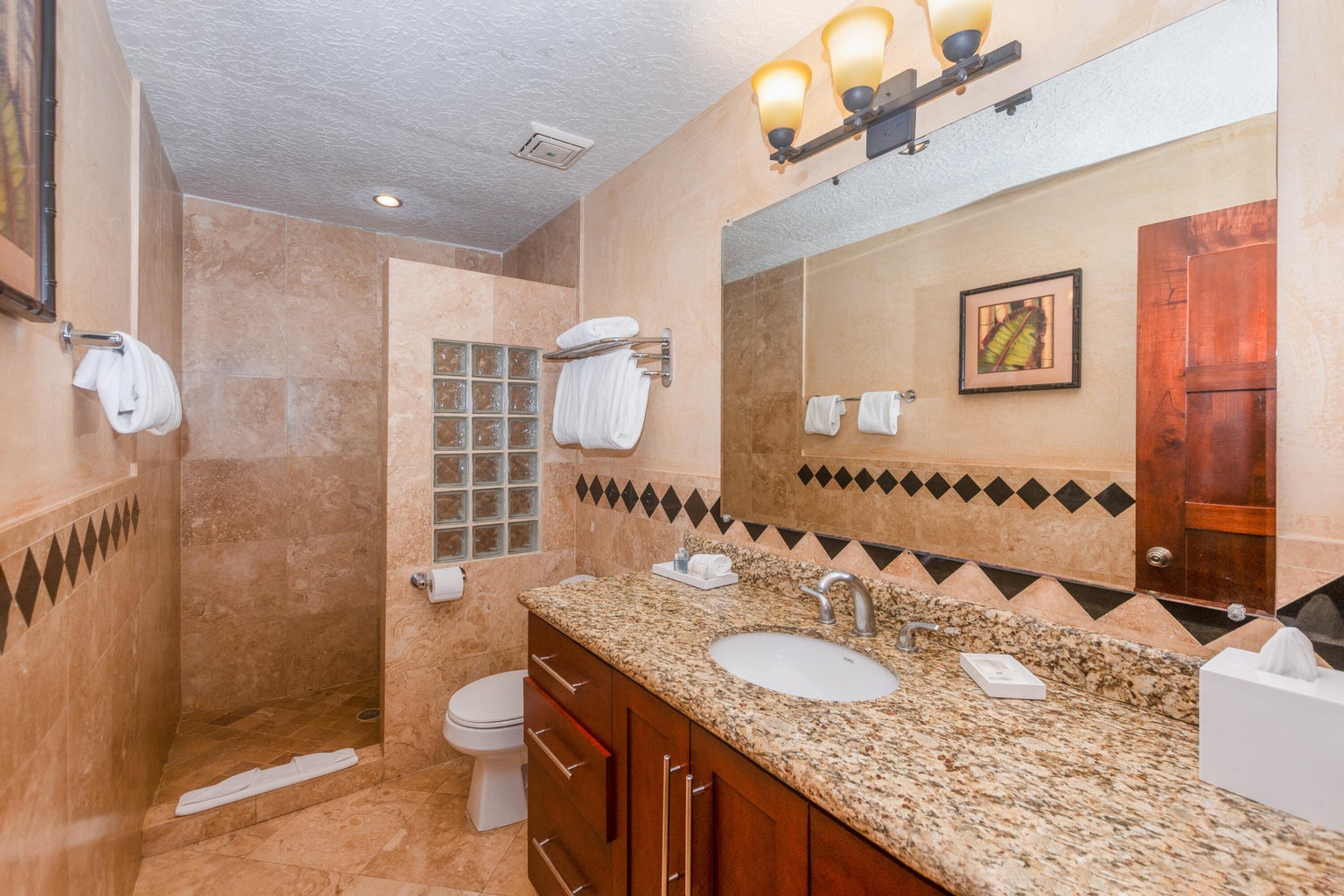 1BR condo at Infinity Bay Beach Resort, West Bay — foto 5