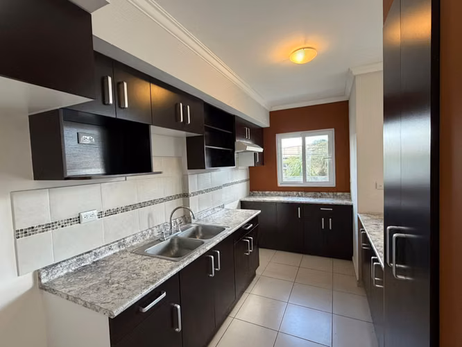 2BR apartment at Torre Almendros, Residencial El Sauce — foto 3