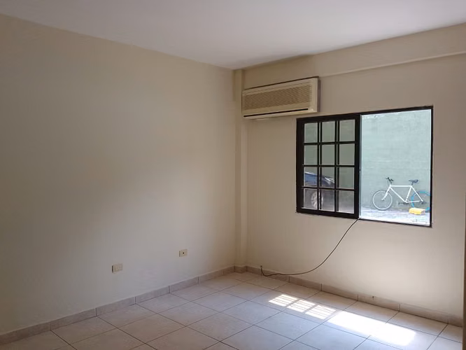 Spacious 3BR apartment with maid's room in La Moderna — photo 5