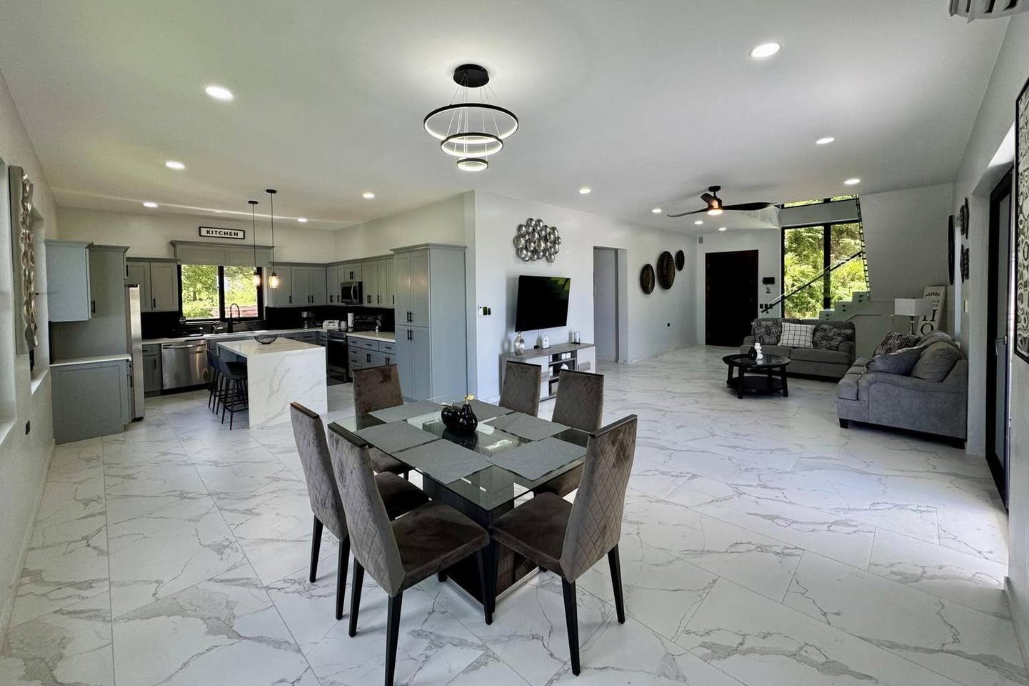 4BR modern house with pool at Coral View Village — photo 4