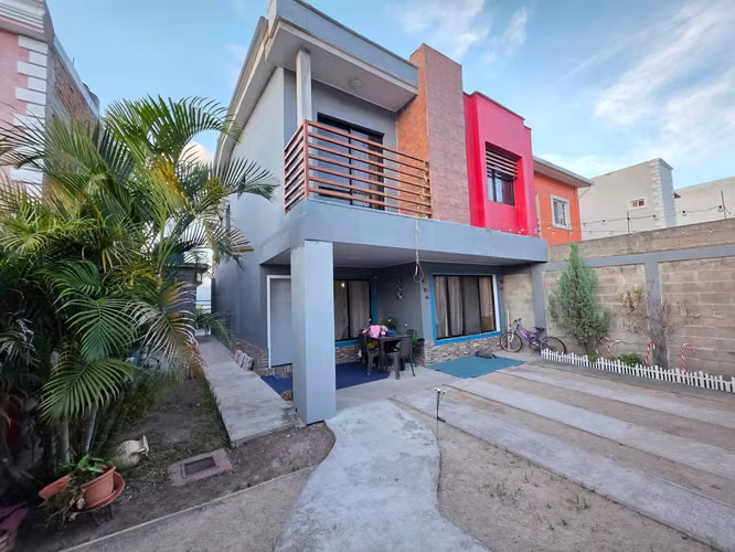 3BR house with small pool in Residencial Santa Cruz