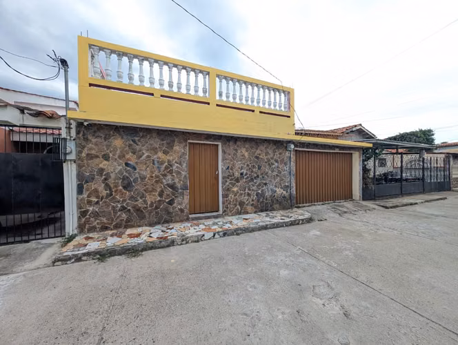 3BR house with expansion slab in Colonia Del Valle