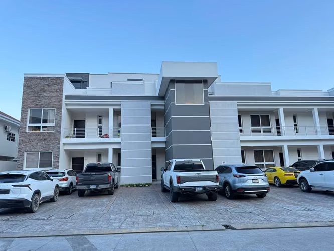 3BR apartment at Capri