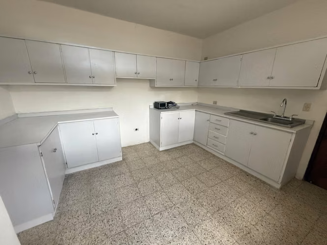 Large 2-level house in Colonia Rubén Darío — photo 2