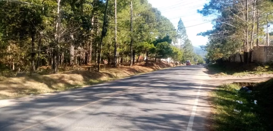 3,213 vara² lot in El Zarzal, Valle de Ángeles