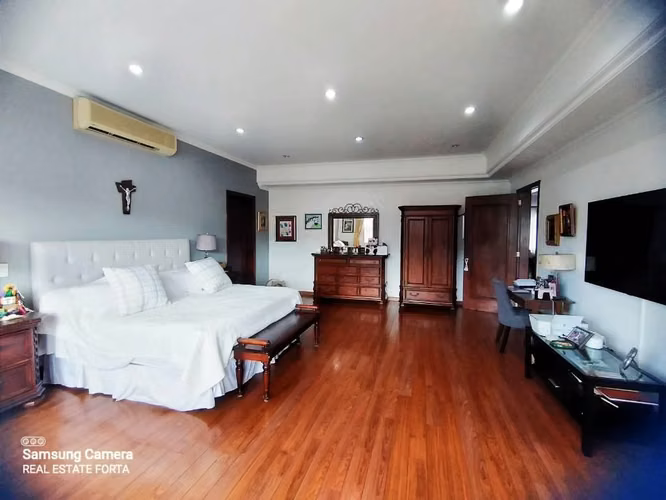 4BR three-level luxury house in Lomas del Guijarro — photo 5
