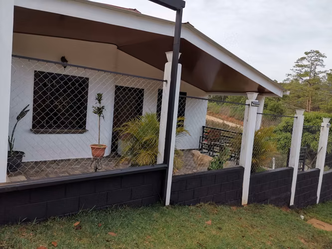 Single-level 5BR house with apartment in Valle de Ángeles