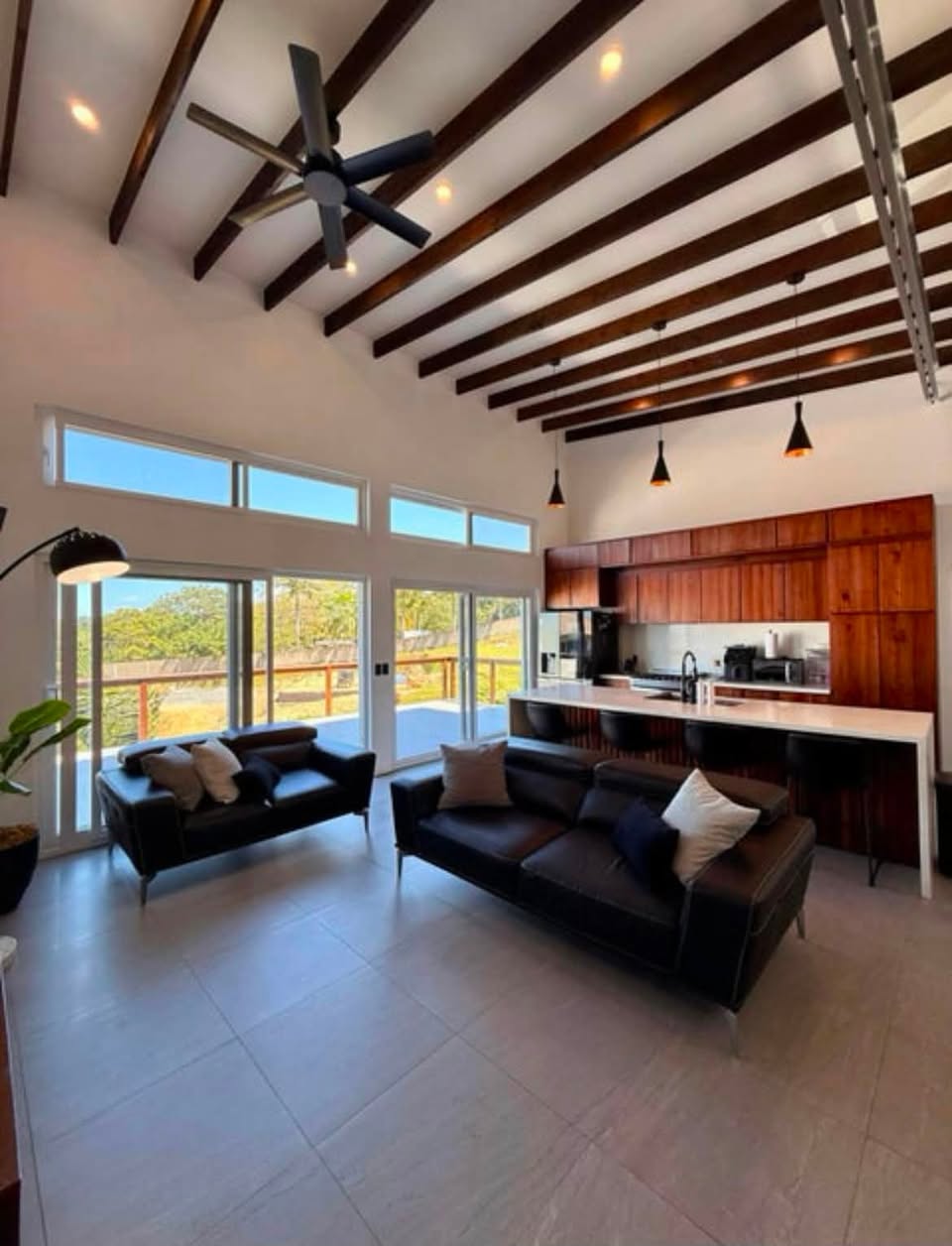 3BR solar home in Pangea Beach, Big Bight