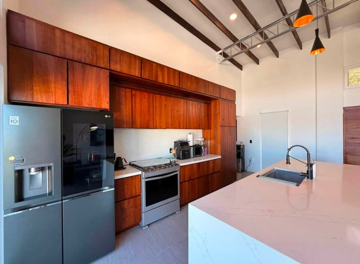 3BR solar home in Pangea Beach, Big Bight — photo 4