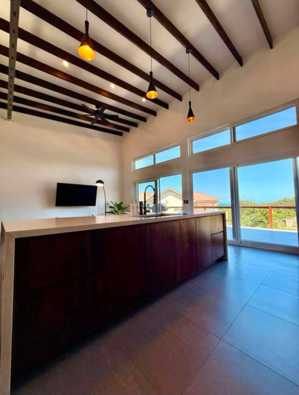 3BR solar home in Pangea Beach, Big Bight — photo 5